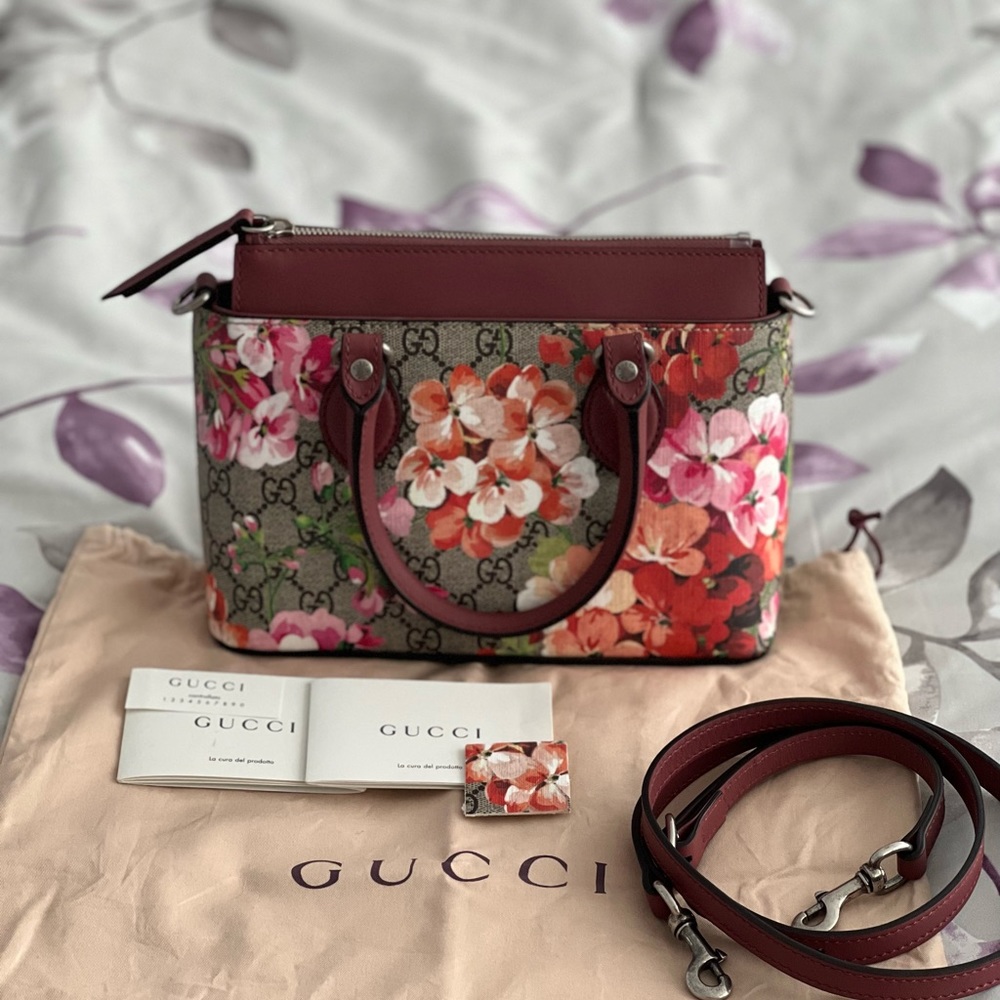 GUCCI
GG Supreme Monogram Blooms Mini Zip Top Tote Antique Rose